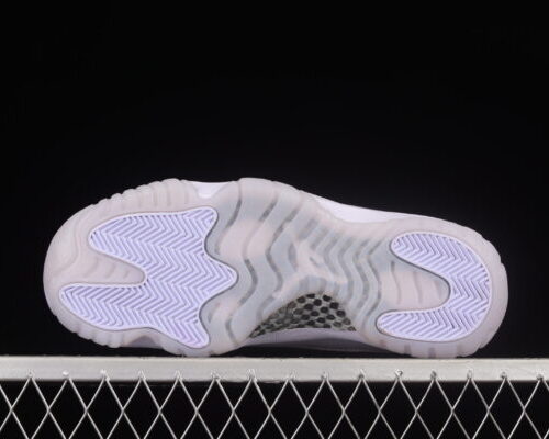 Jordan 11 Retro Low, Pure Violet - 7
