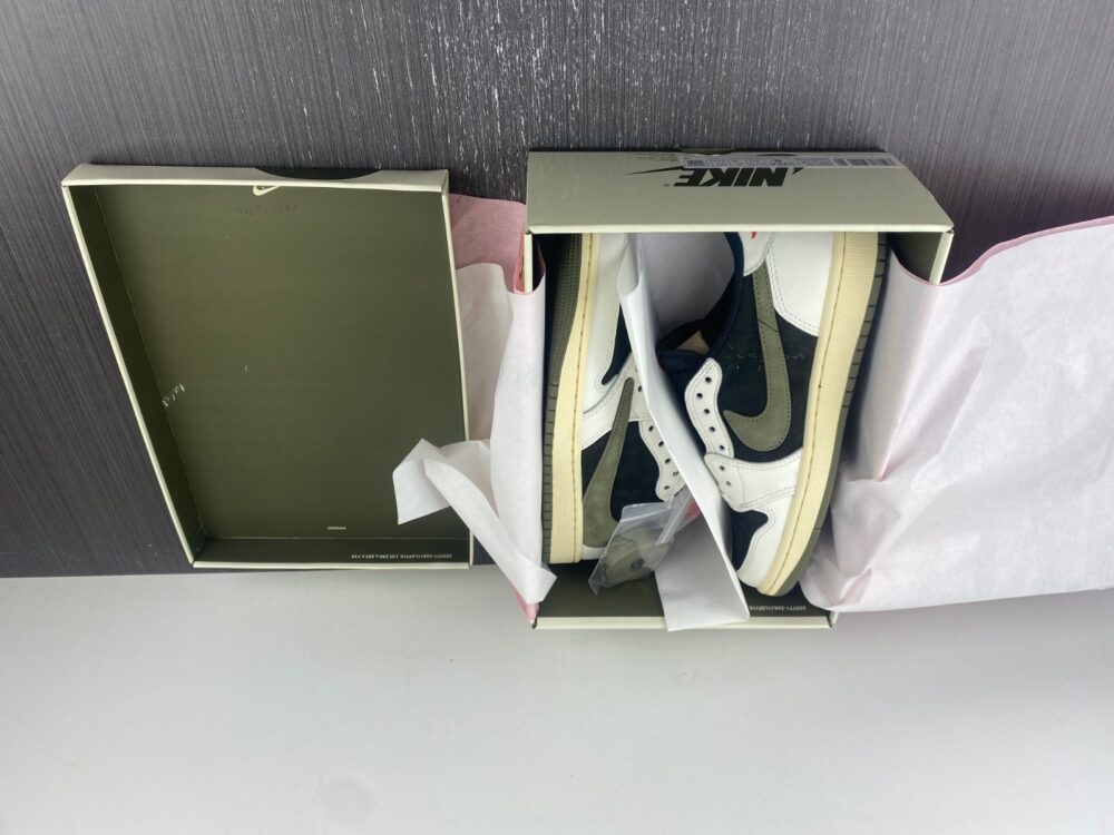 Travis Scott x Air Jordan 1 Low OG “Olive” - 16