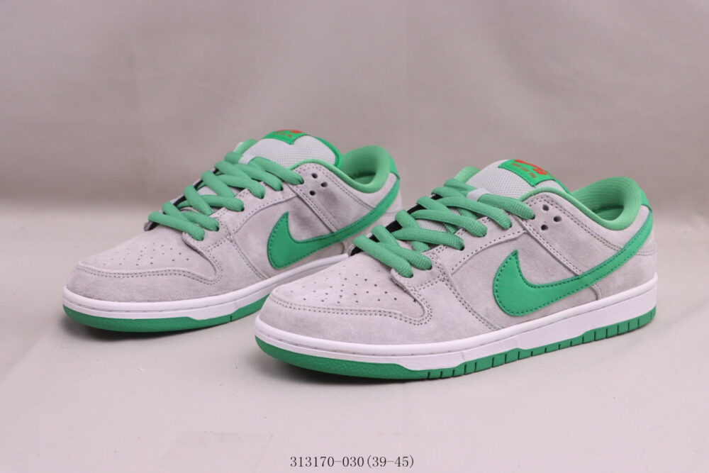 Nike SB Dunk Low Medusa - 7