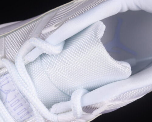 Jordan 11 Retro Low, Pure Violet - 2