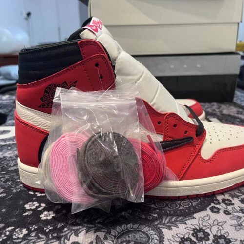 Travis Scott x Air Jordan 1 Cactus Jack Chicago - 7