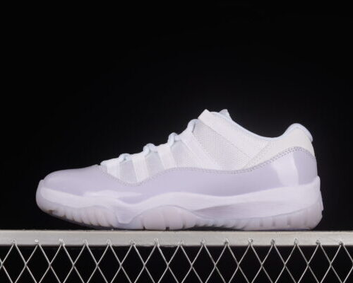 Jordan 11 Retro Low, Pure Violet - 9