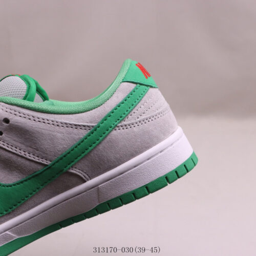 Nike SB Dunk Low Medusa - 4