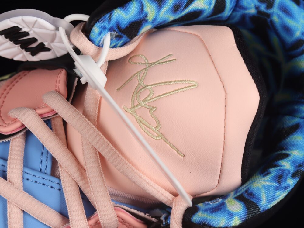 Nike Kyrie Infinity Valentine’s Day - 9