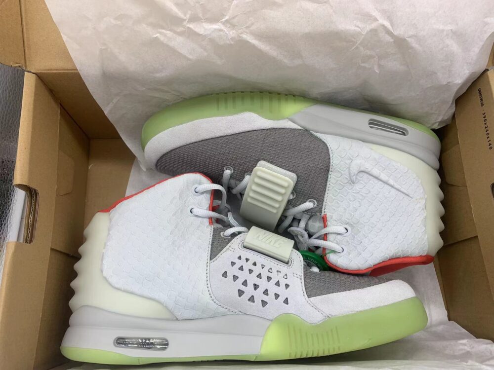 Air Yeezy 2 Pure Platinum - 3