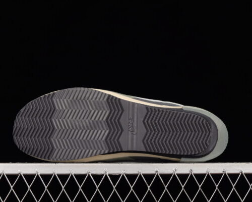 Sacai x Nike Zoom Cortez 4.0 Dark Grey White Green - 8