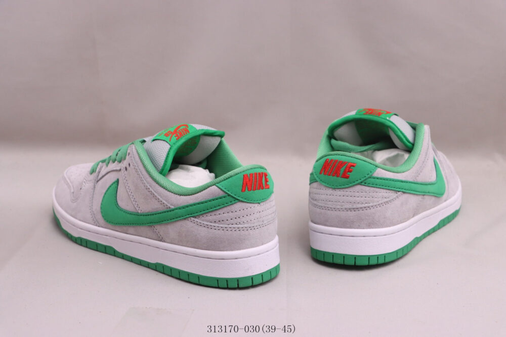 Nike SB Dunk Low Medusa - 2