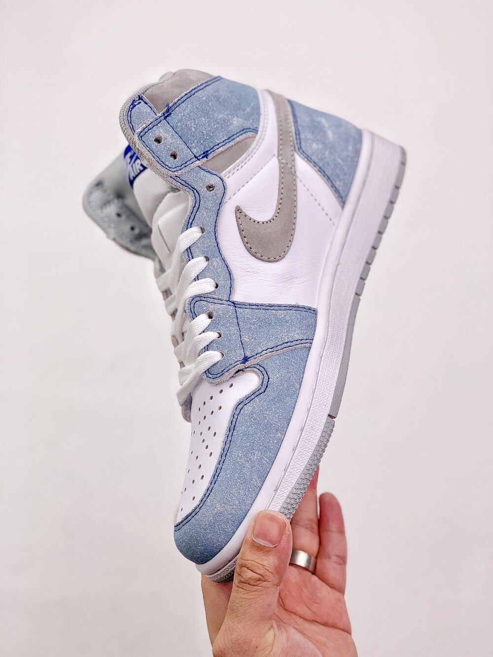 Jordan 1 Retro High OG Hyper Royal - 13