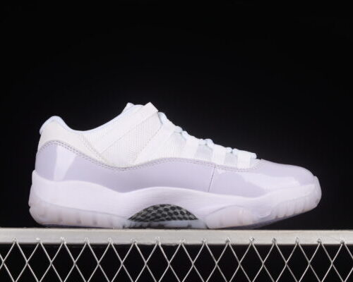 Jordan 11 Retro Low, Pure Violet - 3
